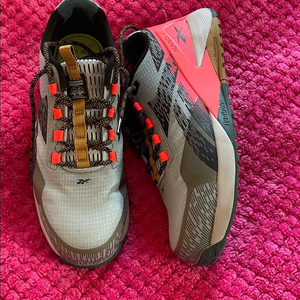 Reebok Nanox1 steel toe work shoes Women’s size 8.5